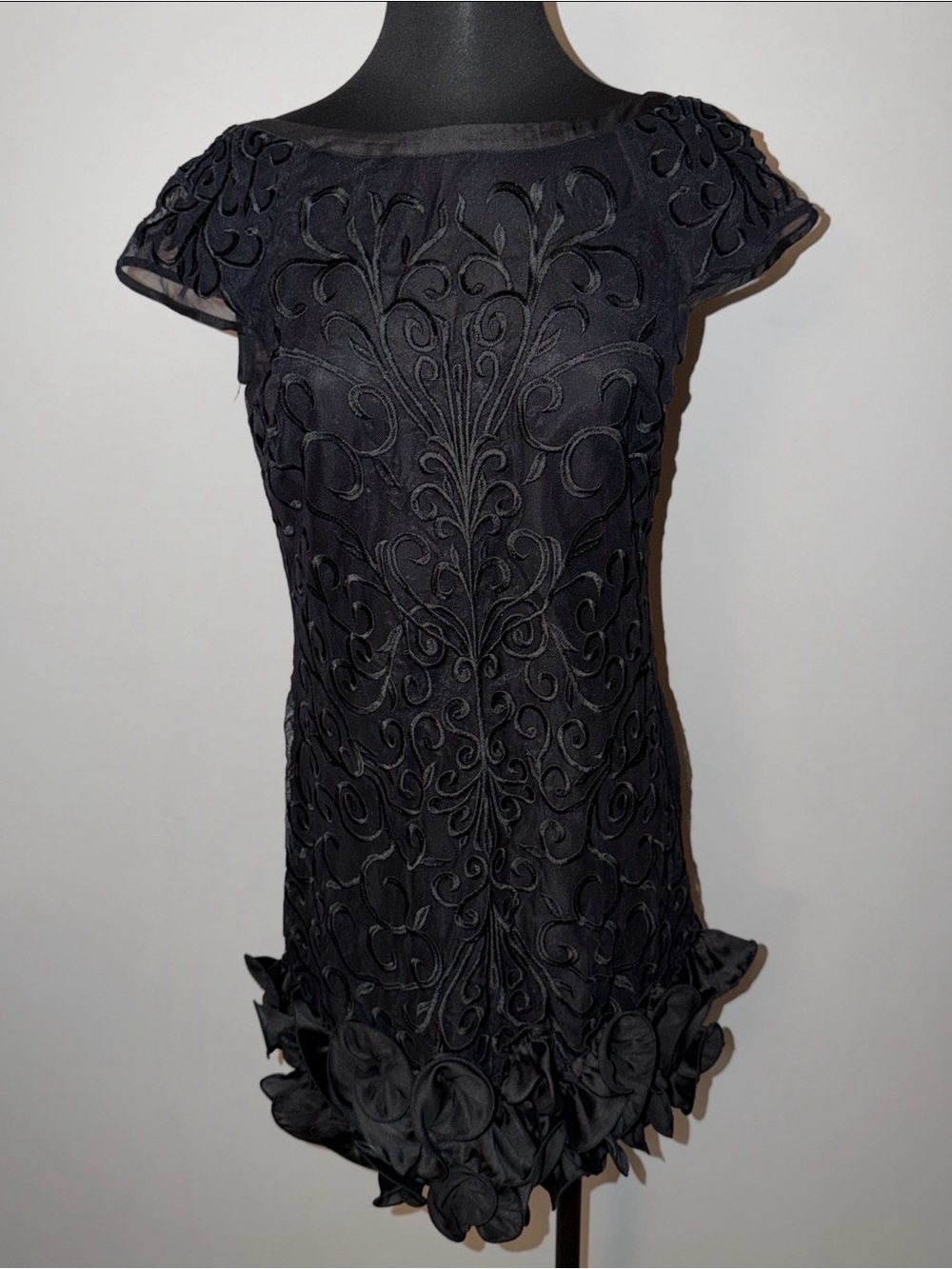 Guess Sz 6 Black Embroidered Lace Cocktail Dress with Ruffled Hem